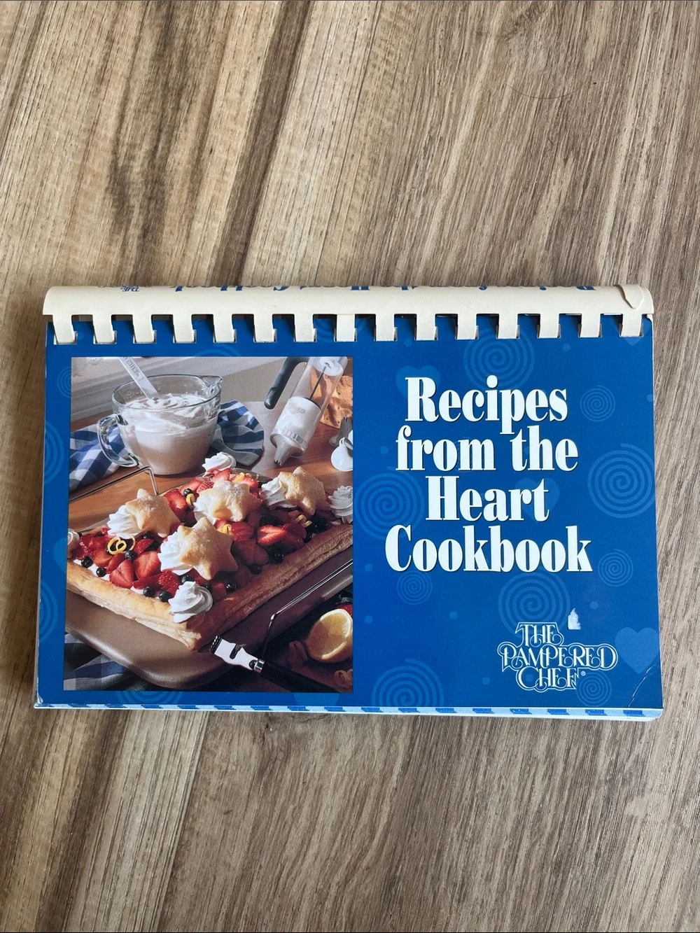 The Pampered Chef Recipes from the Heart Cookbook - Blue